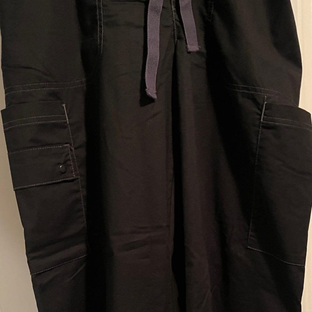 Unisex Black Cargo Scrub Pants - Picture 6 of 8